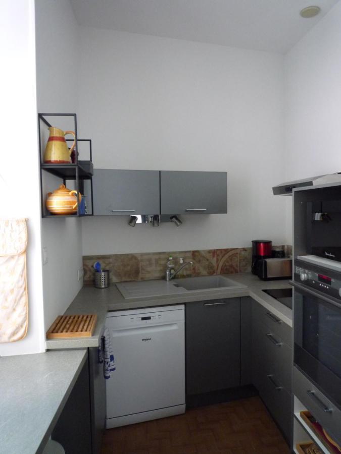 Appartement Avignon Centre Intra Muros Cour Exterieure Parking Prive Gratuit ภายนอก รูปภาพ