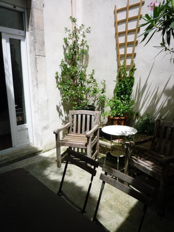 Appartement Avignon Centre Intra Muros Cour Exterieure Parking Prive Gratuit ภายนอก รูปภาพ