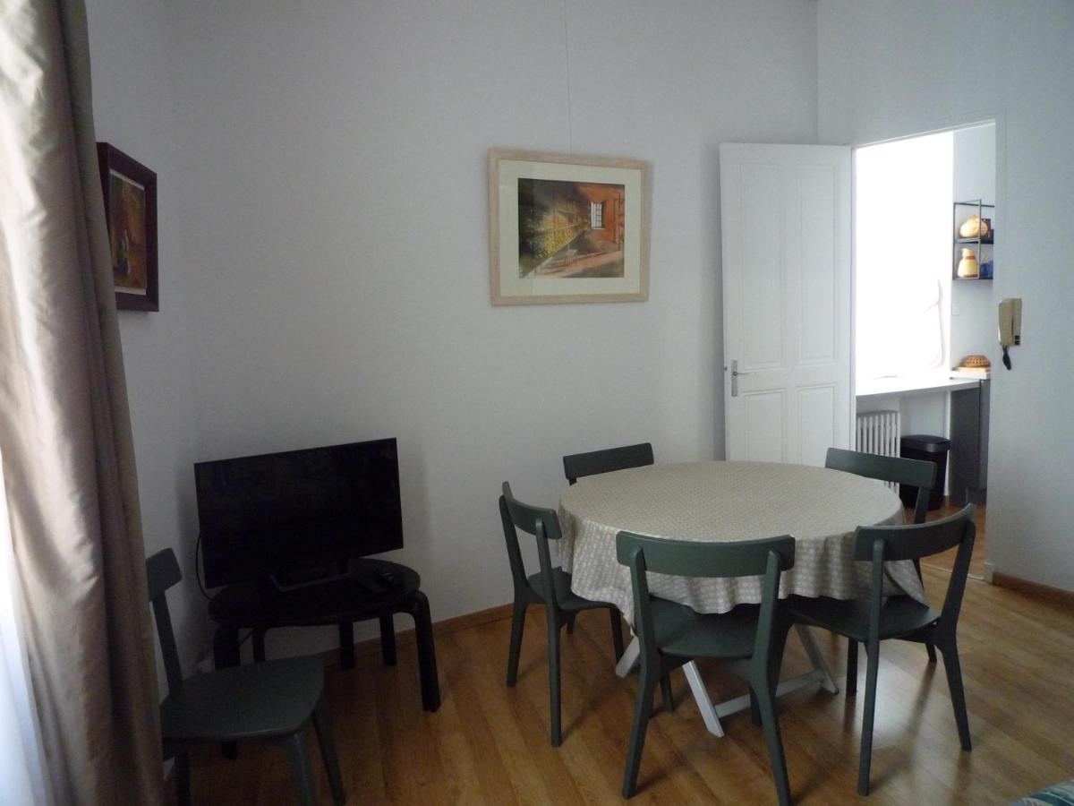 Appartement Avignon Centre Intra Muros Cour Exterieure Parking Prive Gratuit ภายนอก รูปภาพ